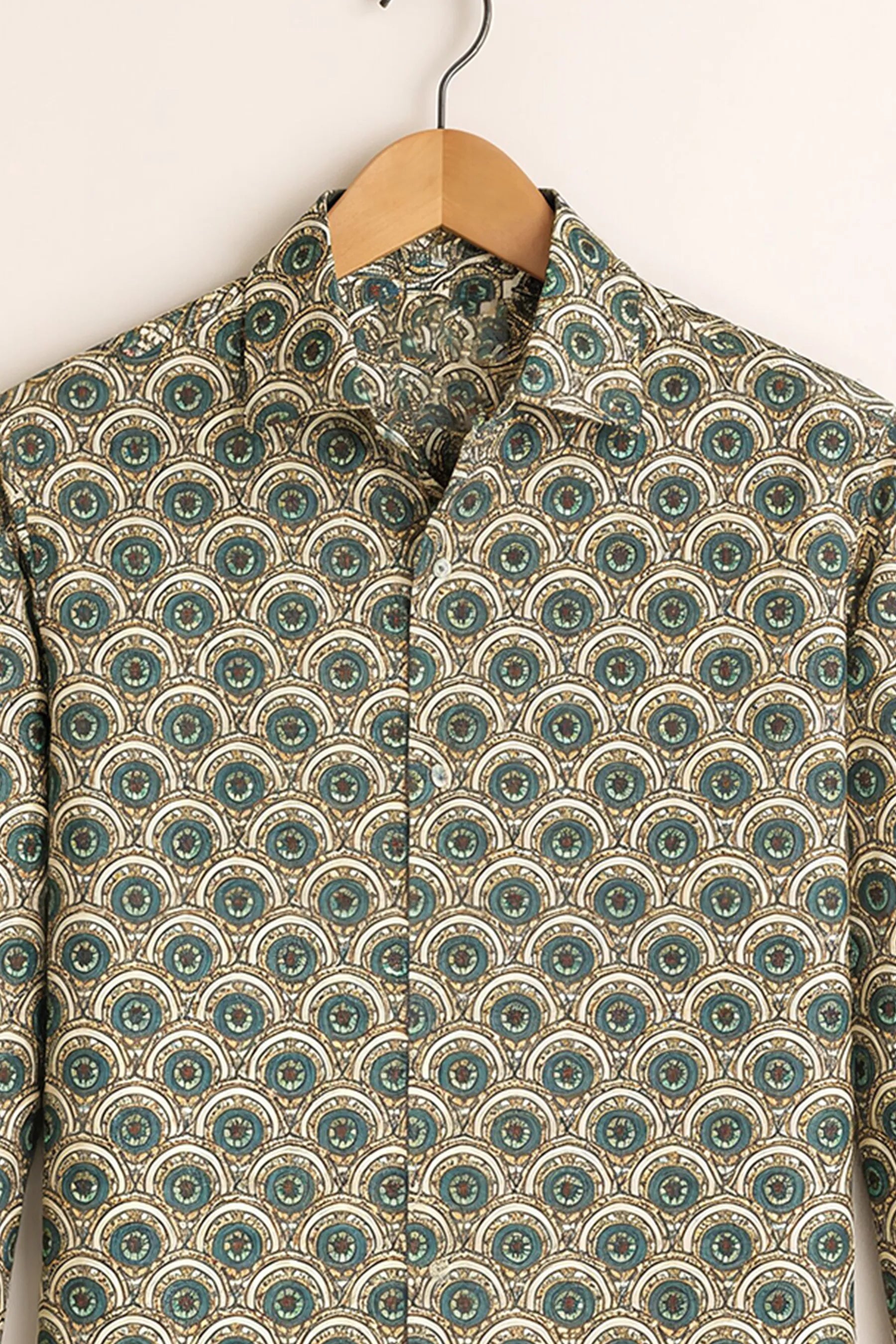 Heritage Medallion Print Shirt – Olive